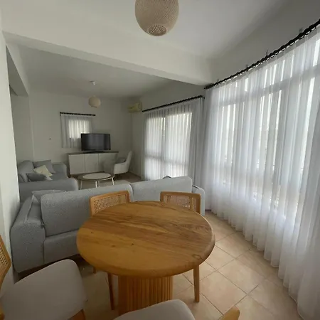 Ferah Ve Nezih * בודרום