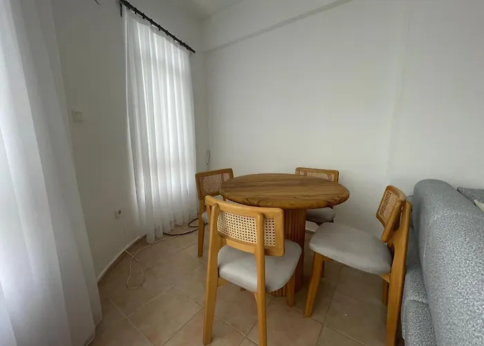 Ferah Ve Nezih Bodrum